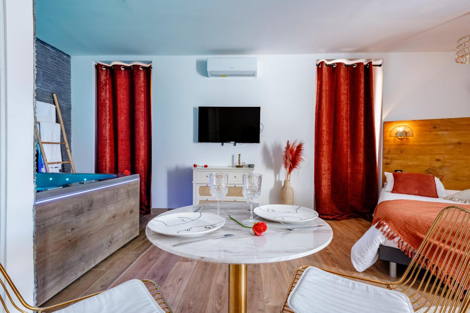 Loft Romantique - Spa Privatif - Spa Noctambulles Hyeres Exterior photo